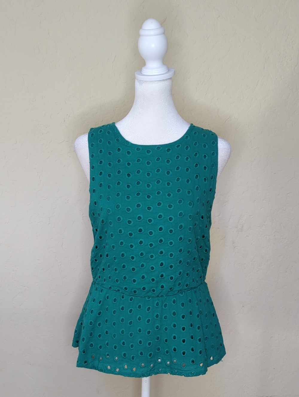 Pim + Larkin Teal Eyelet Peplum Sleeveless Top Size Small